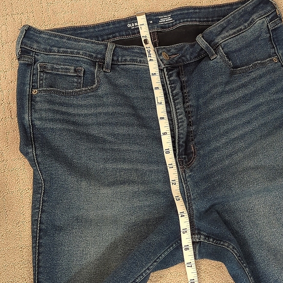Old Navy Extra High-waisted Rockstar 360° Stretch Super-Skinny Ripped Ankle, 16 - Picture 6 of 7